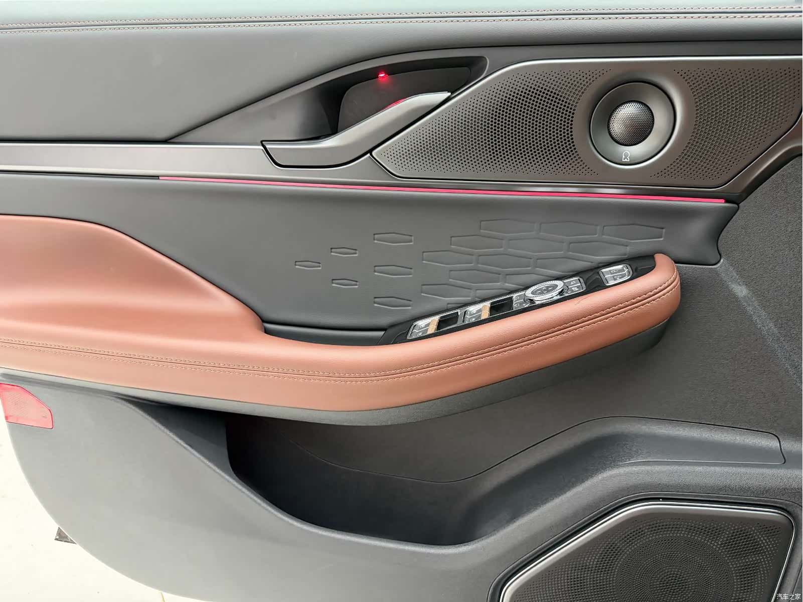 Lincoln Z, 2025 22