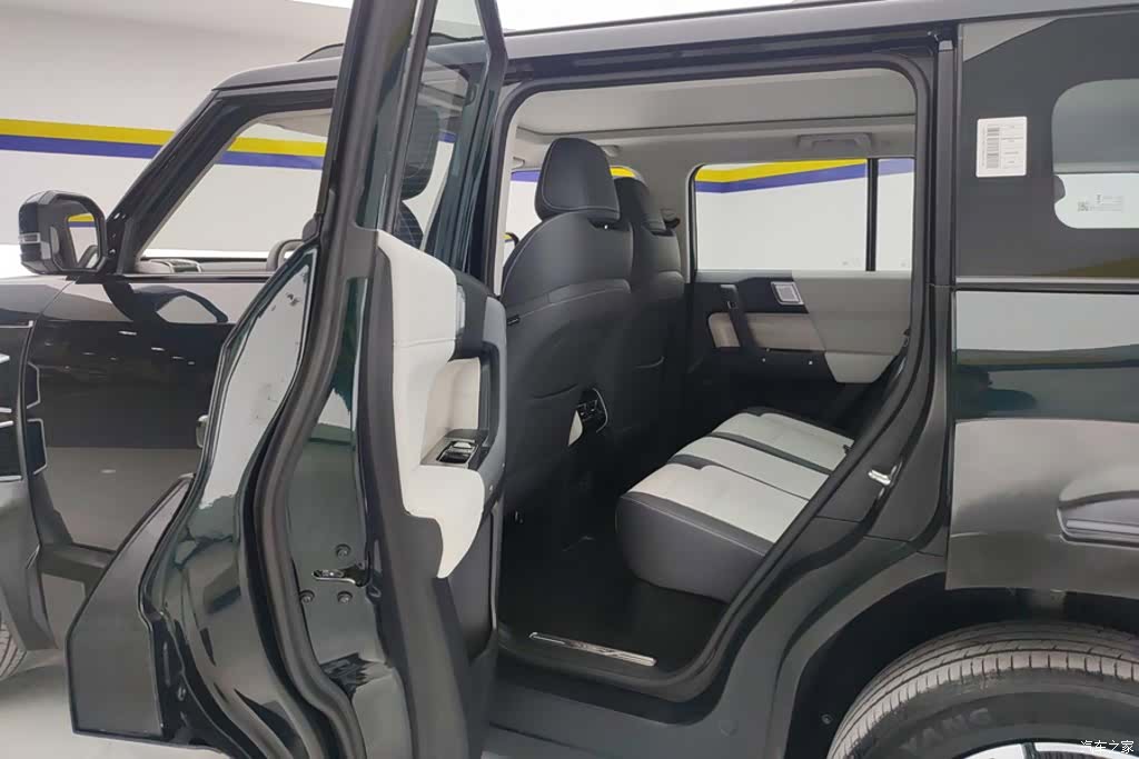 Chery iCAR, 2025 11