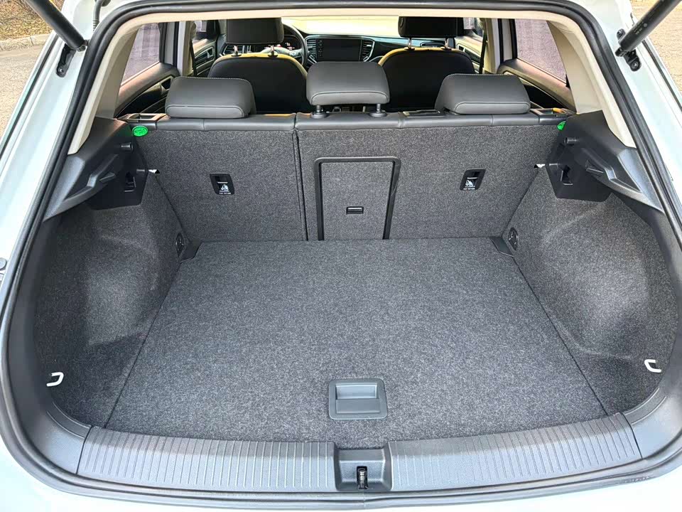 Volkswagen T-ROC exploring Songs