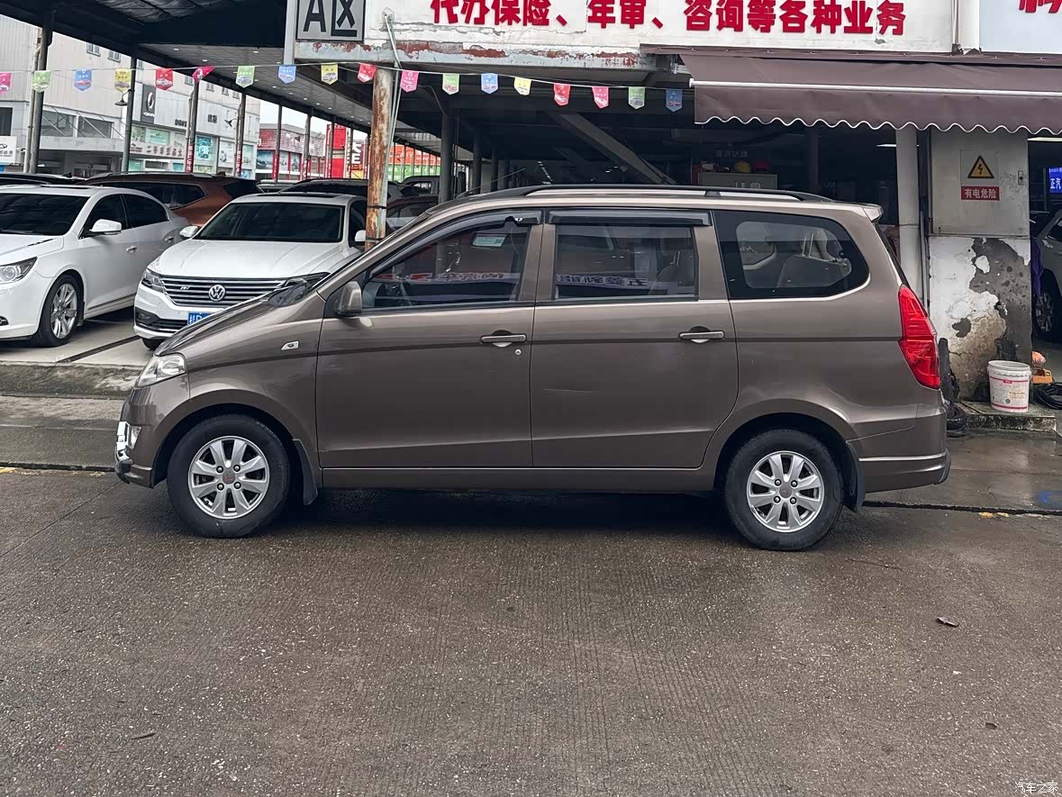 Wuling Hongguang, 2017 3