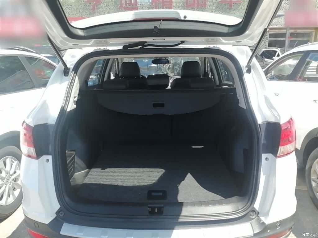 DongFeng AX7, 2016 19