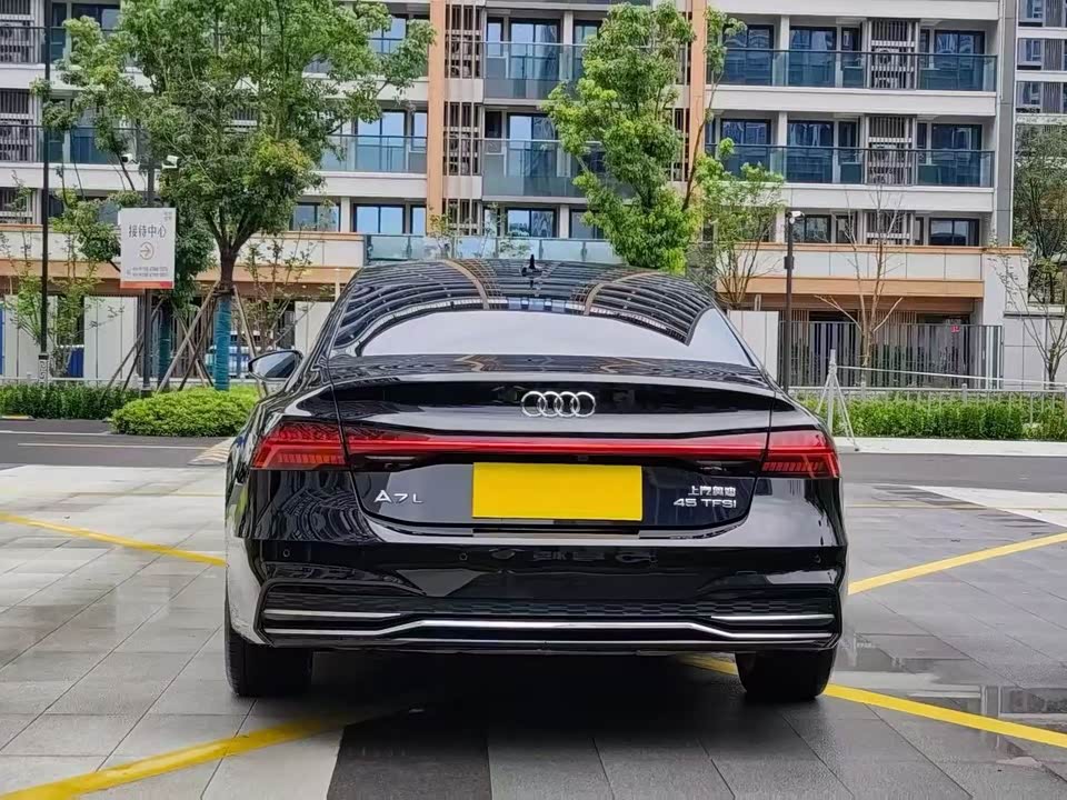 Audi A7L