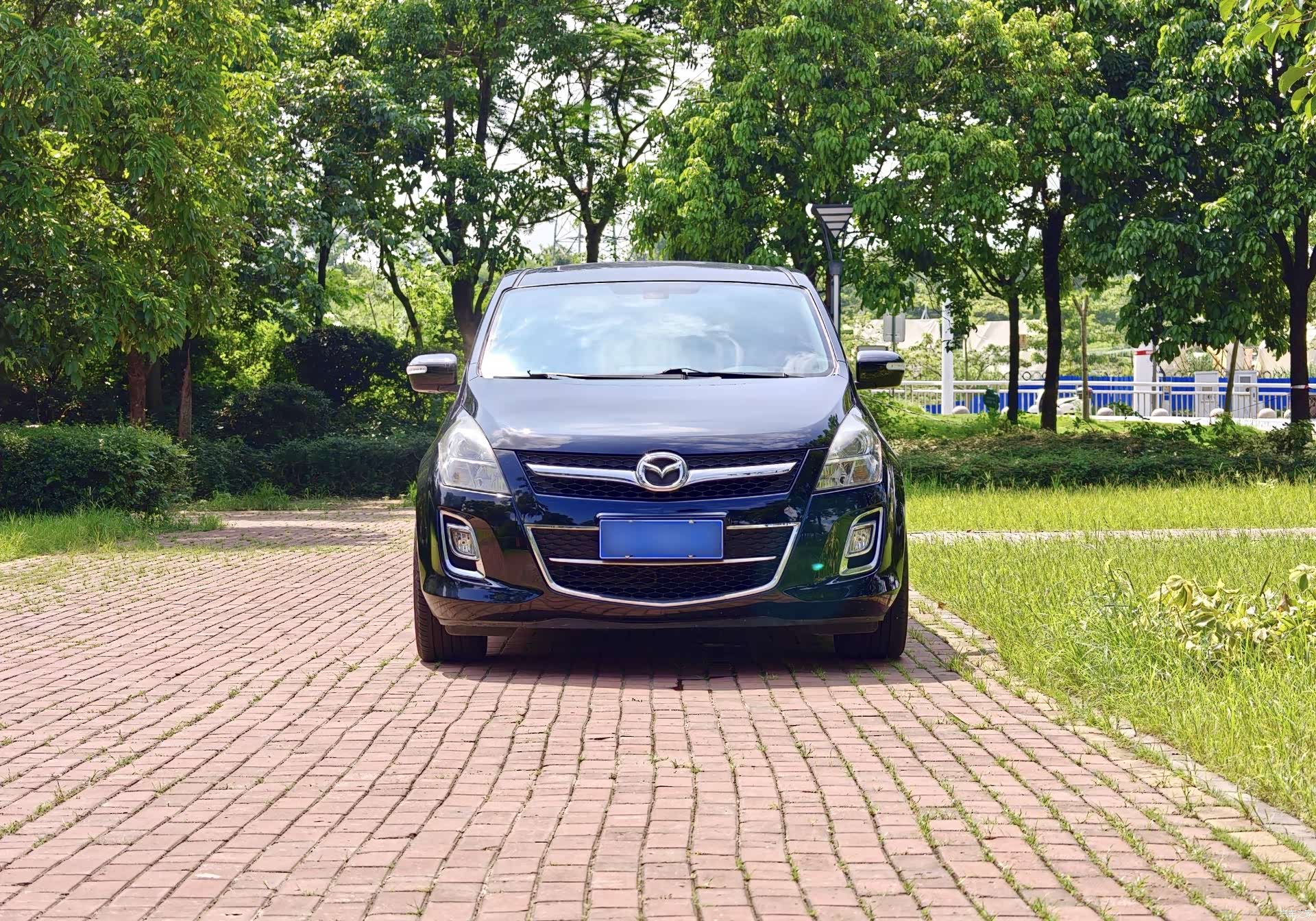 Mazda 8, 2013 2