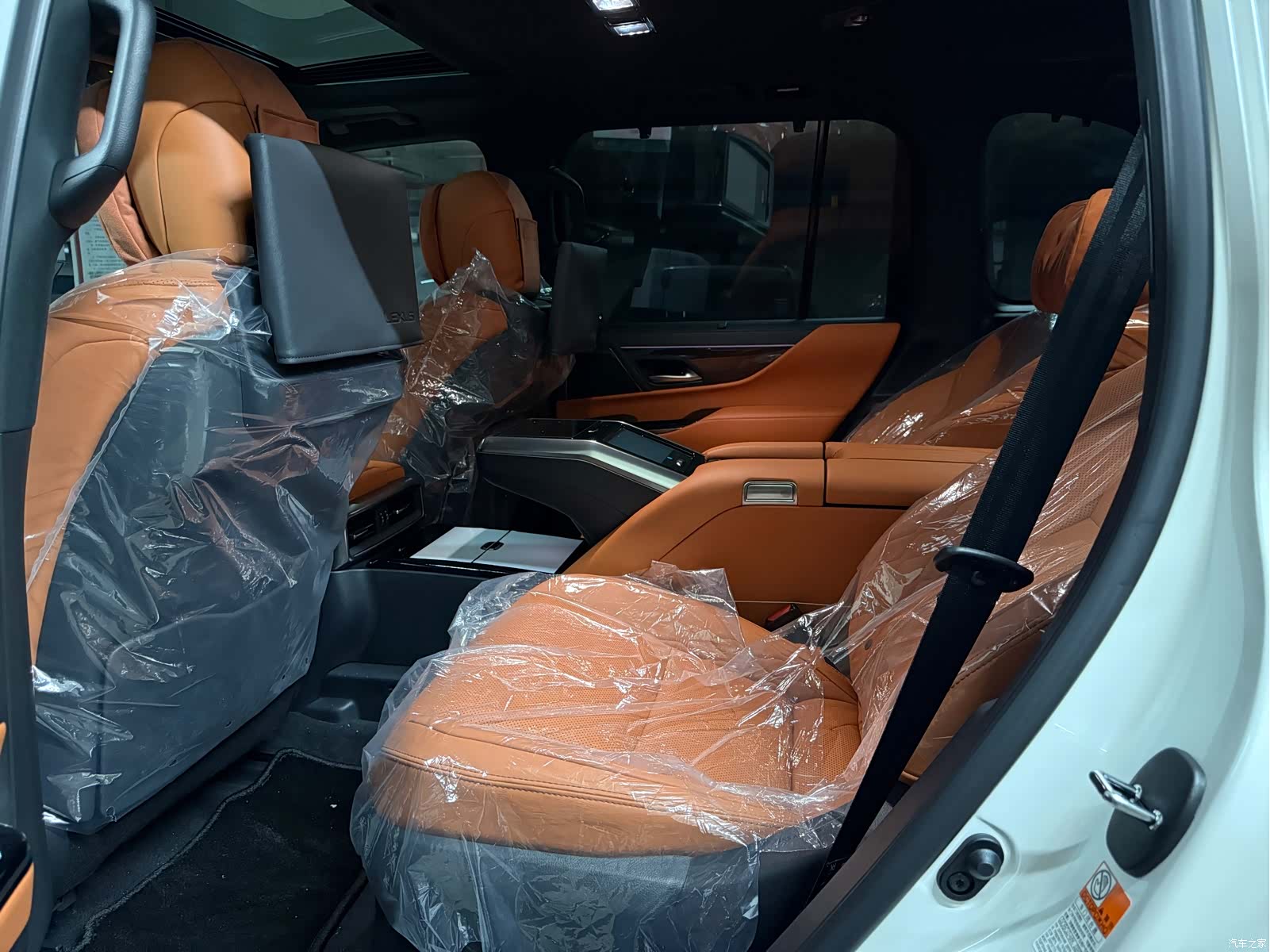 Lexus LX, 2025 7