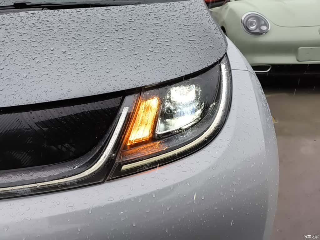 BYD Dolphin, 2022 18