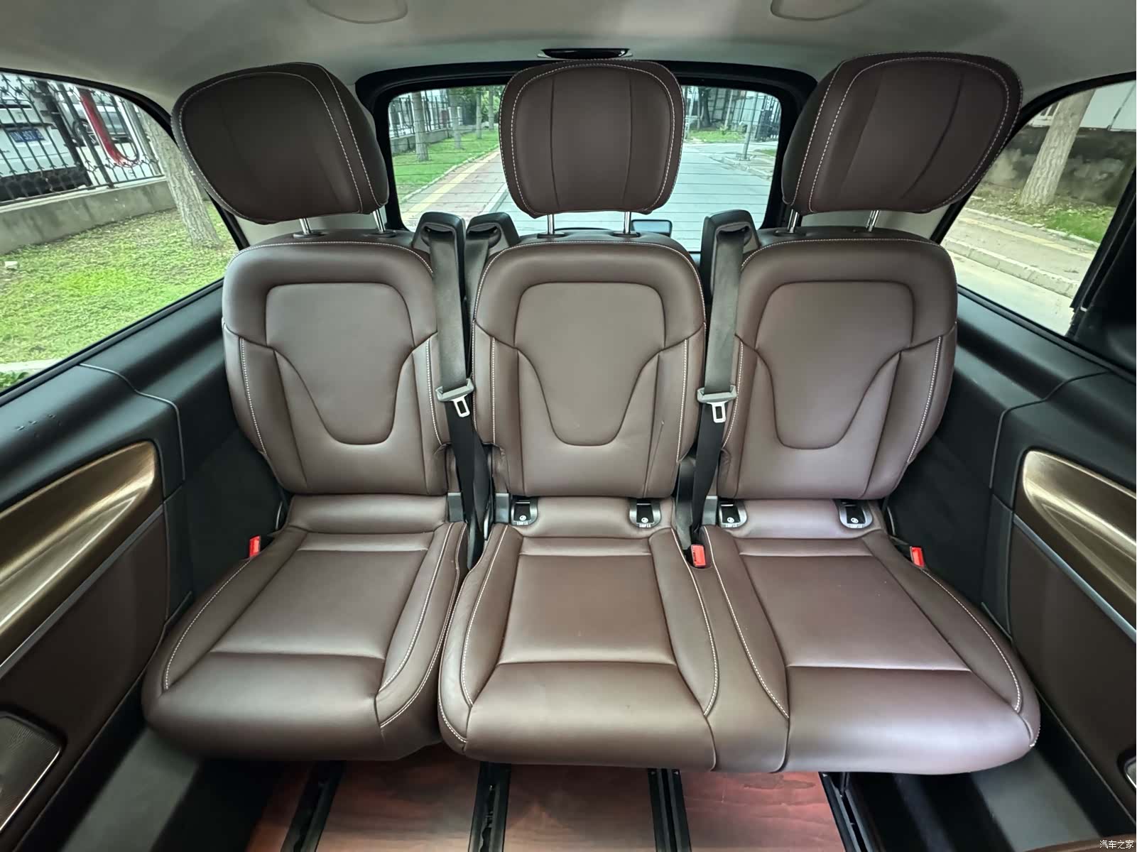 Mercedes-Benz V-Class, 2023 29