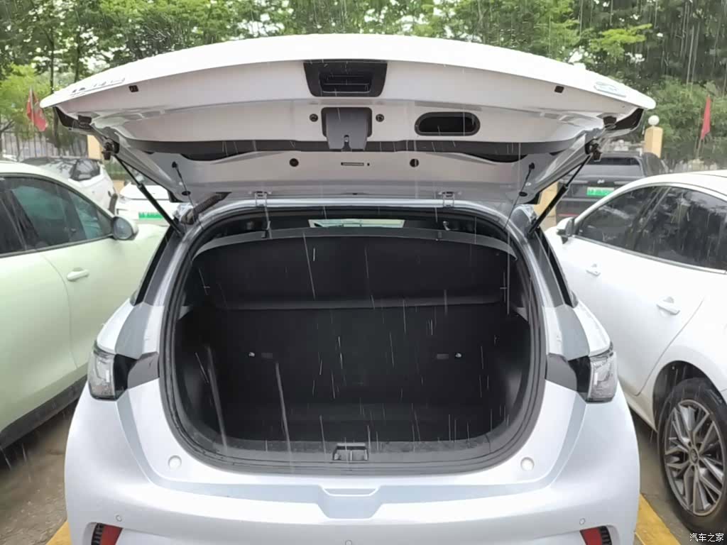 BYD Dolphin, 2022 15