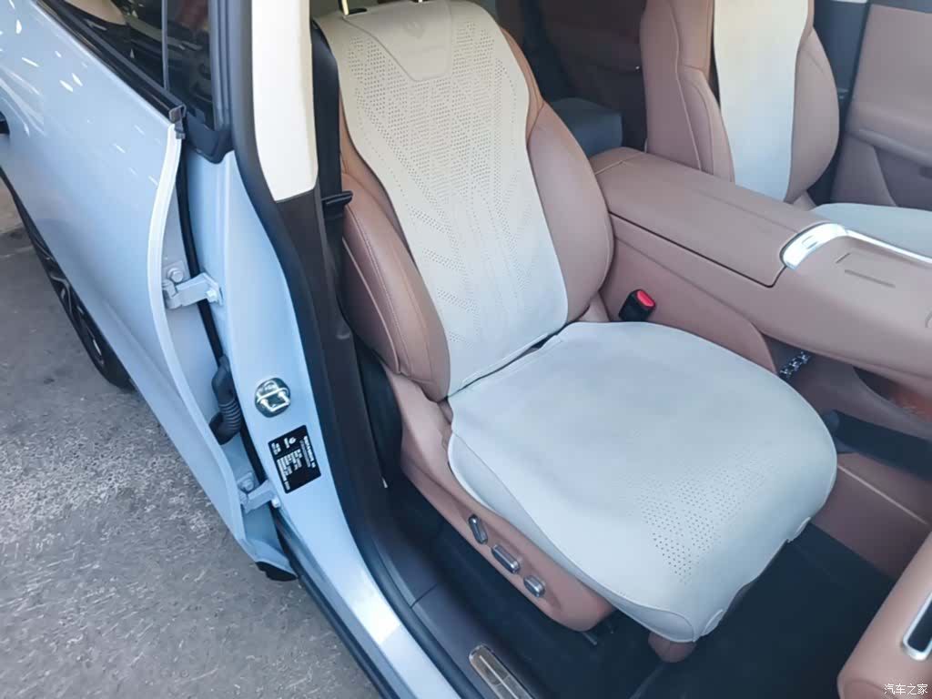 Leapmotor C11, 2025 25