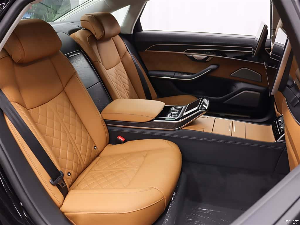 Audi A8L, 2026 23
