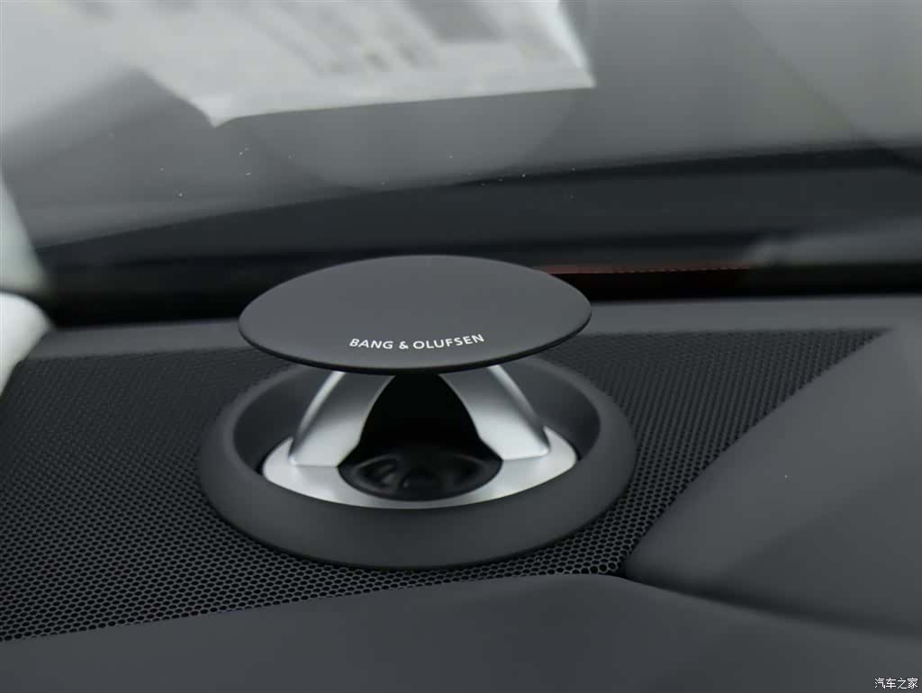 Audi A8L, 2026 8