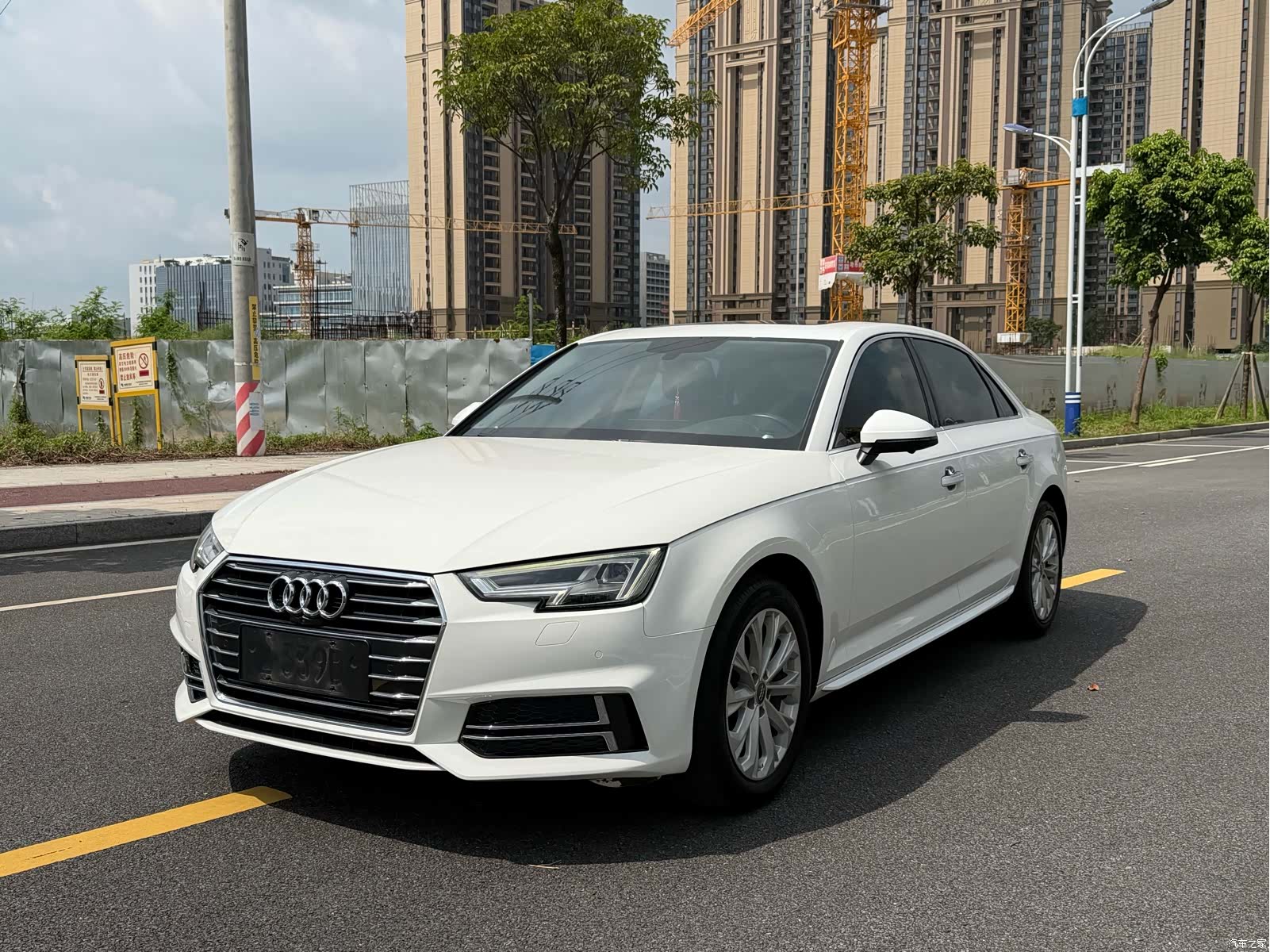 Audi A4L, 2019 1