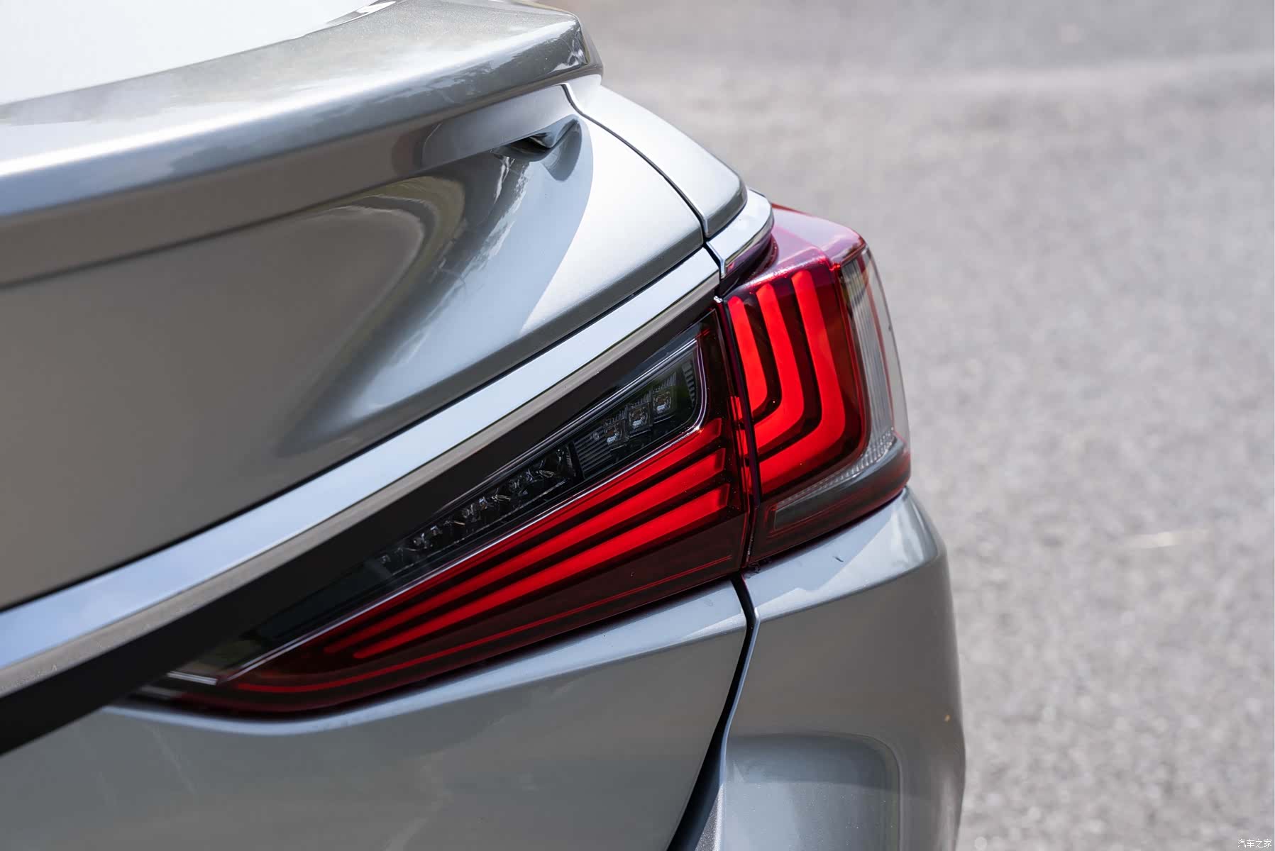 Lexus ES, 2022 7