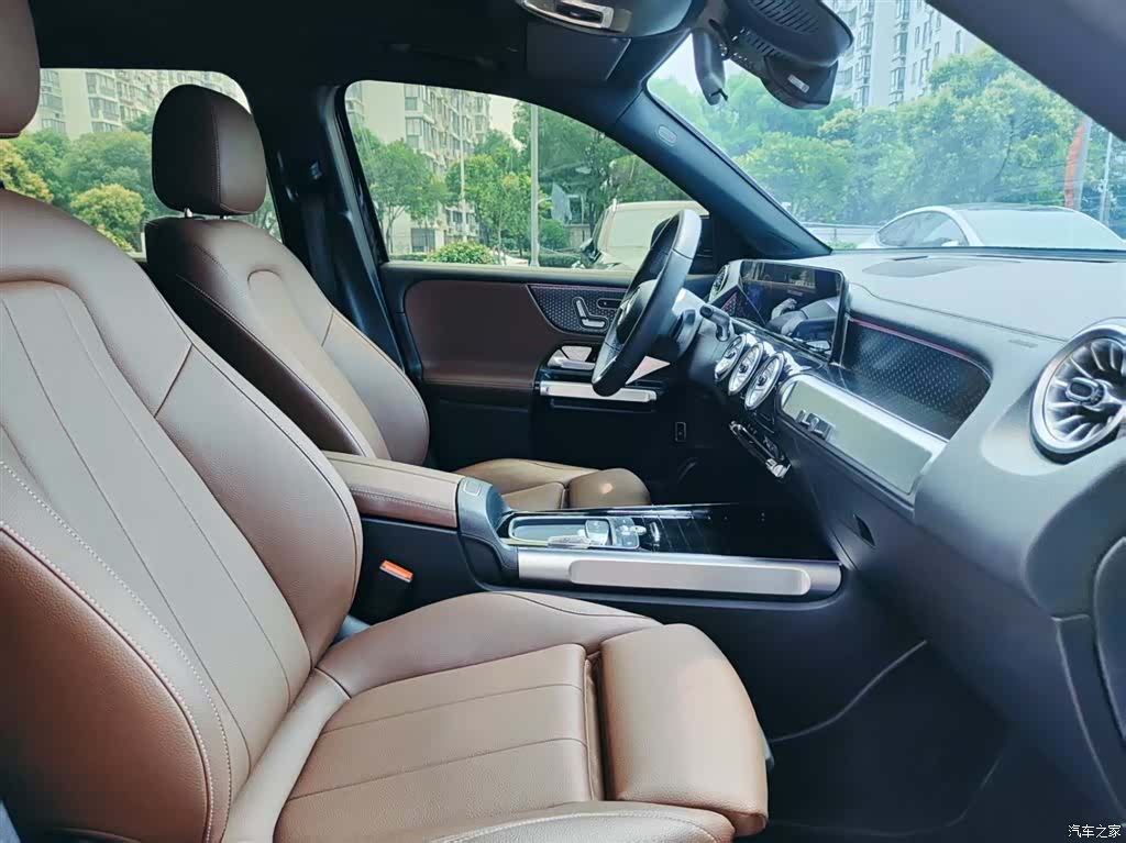 Mercedes-Benz GLB, 2024 20