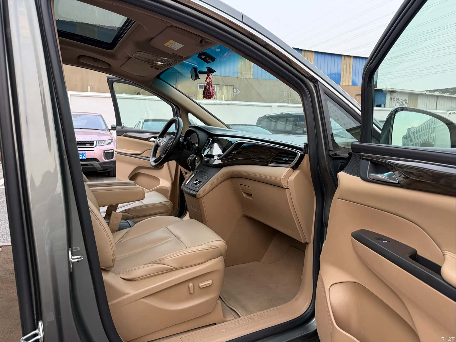 Buick GL8, 2017 9