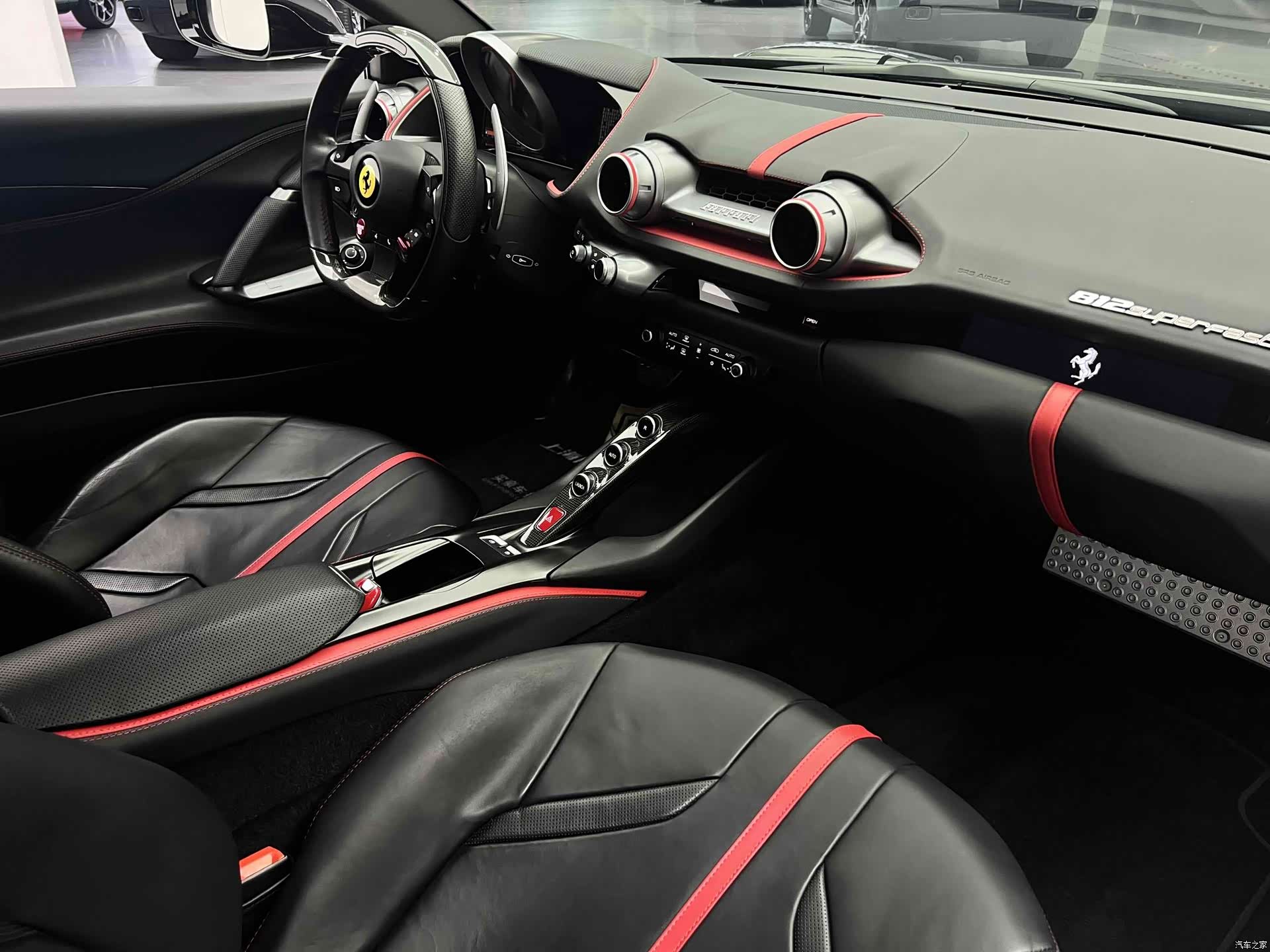 Ferrari 812, 2019 19