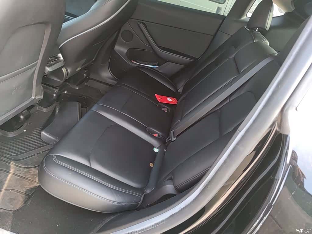 Tesla Model Y, 2022 17