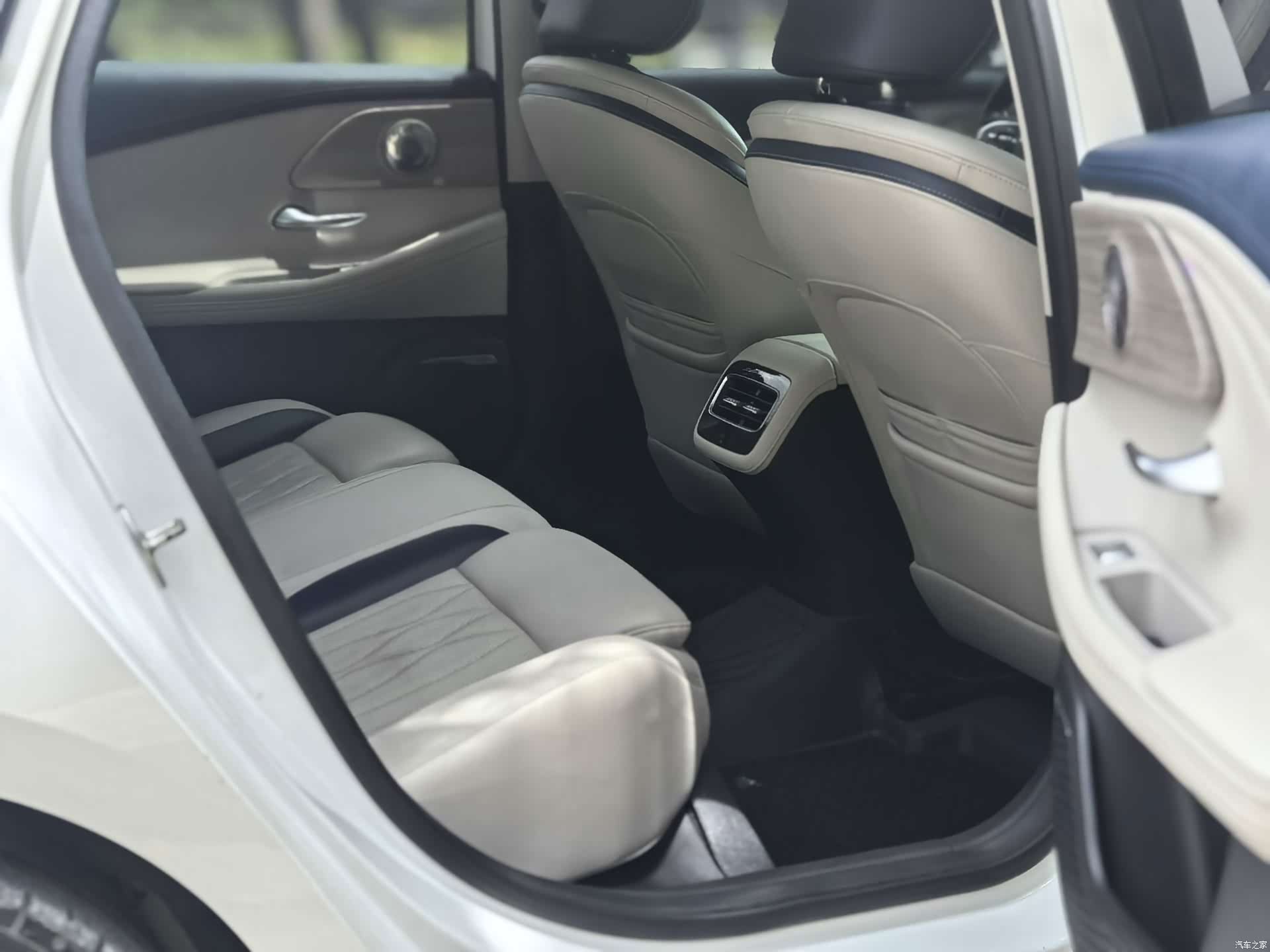 Chery Arrizo 8, 2023 7