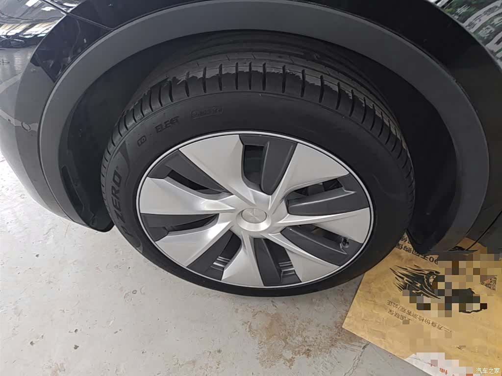Tesla Model Y, 2023 23