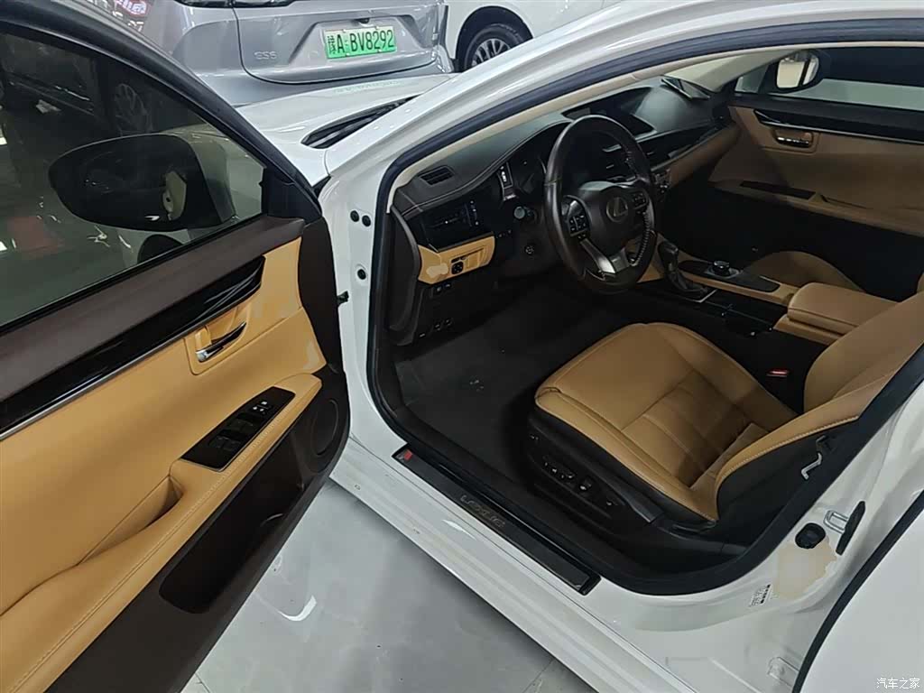 Lexus ES, 2018 16