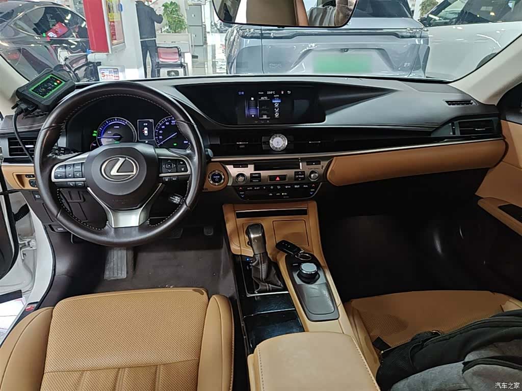 Lexus ES, 2018 10