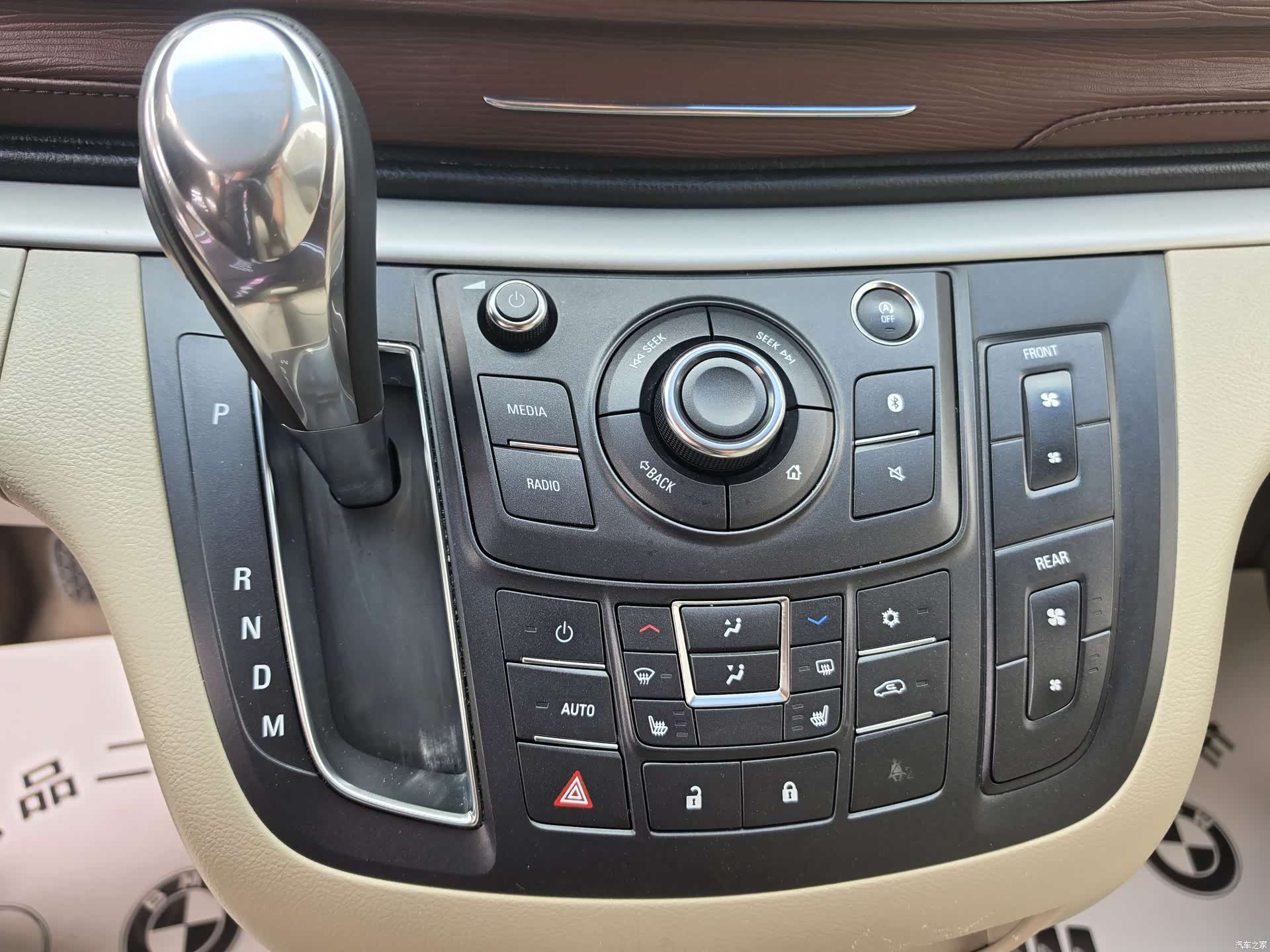 Buick GL8, 2020 8