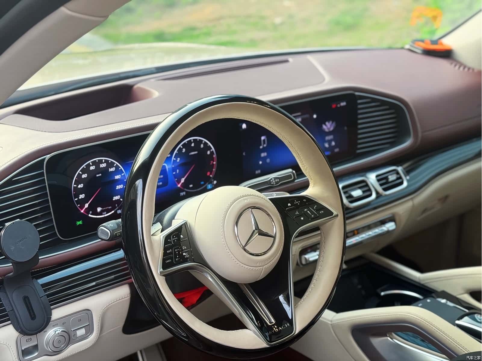 Mercedes-Benz GLS, 2025 4