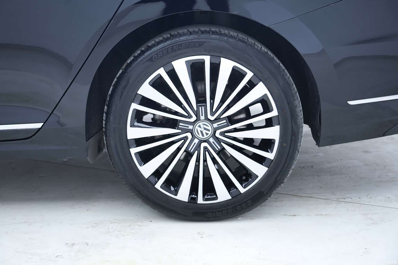 Volkswagen Passat, 2019 12
