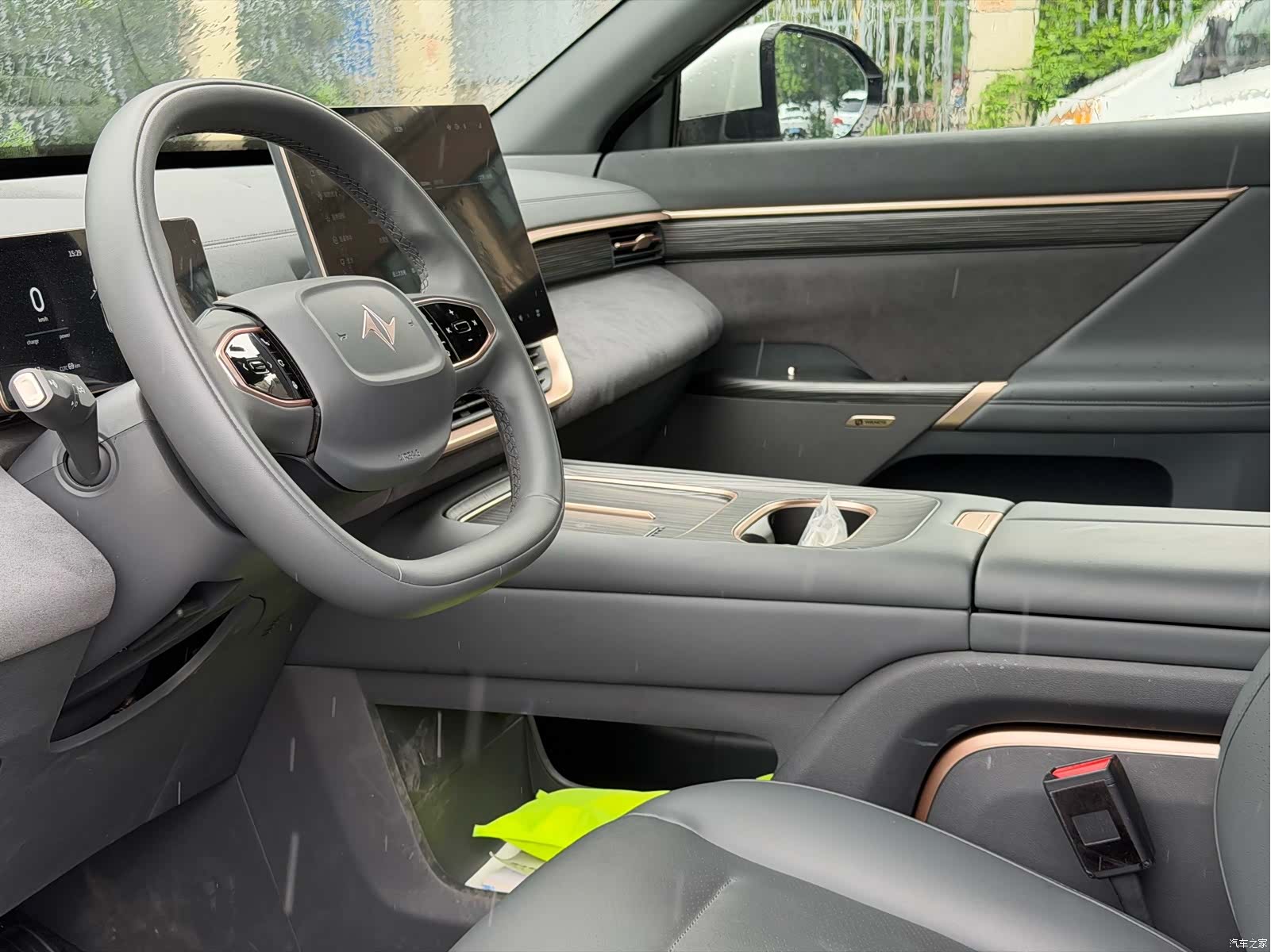 DongFeng eπ008, 2025 все фото
