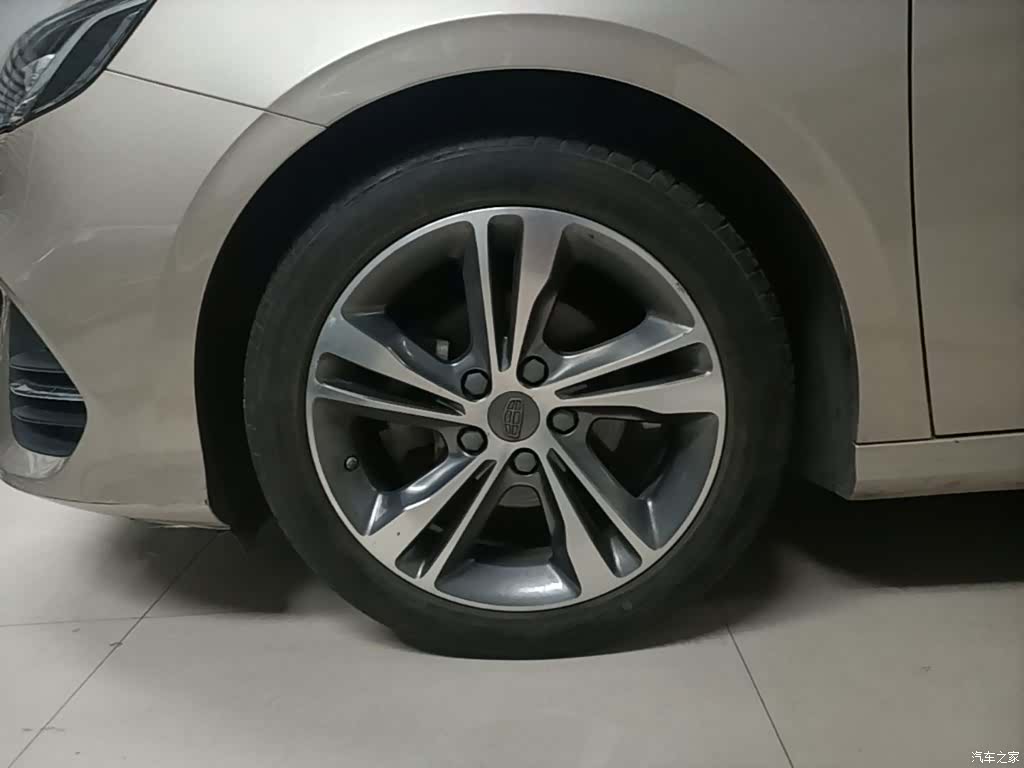 Geely Binray, 2019 23