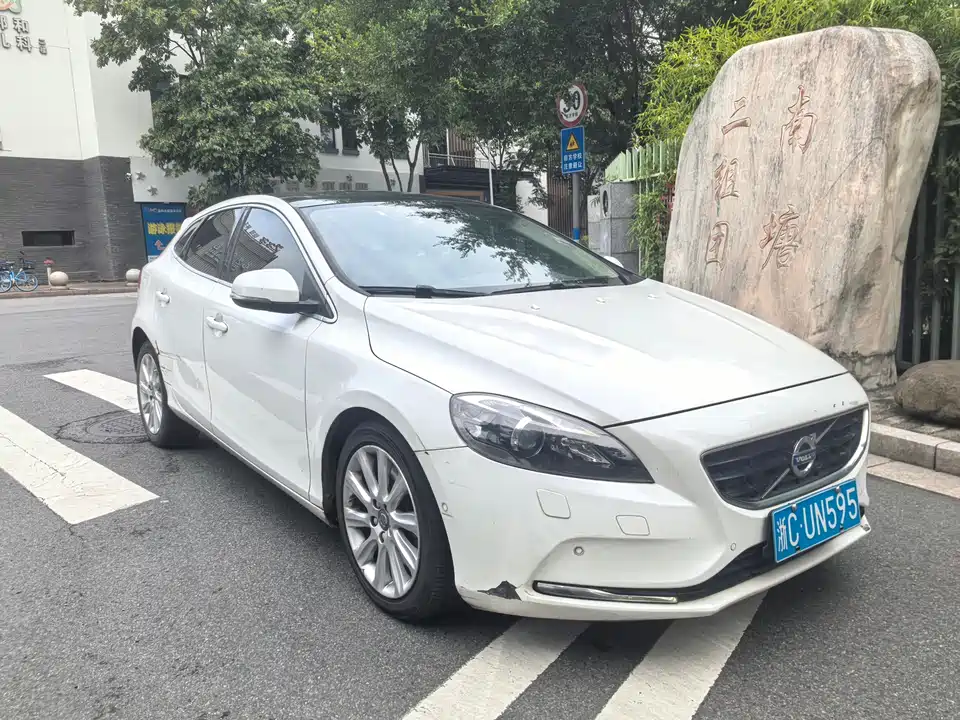 Volvo V40