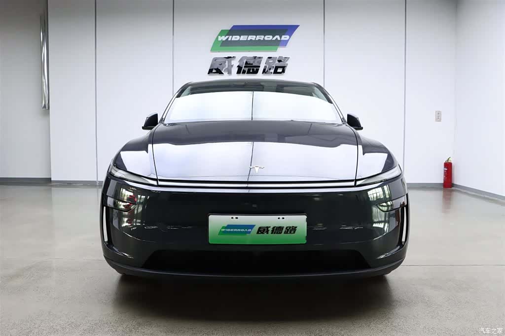 Tesla Model Y, 2025 2