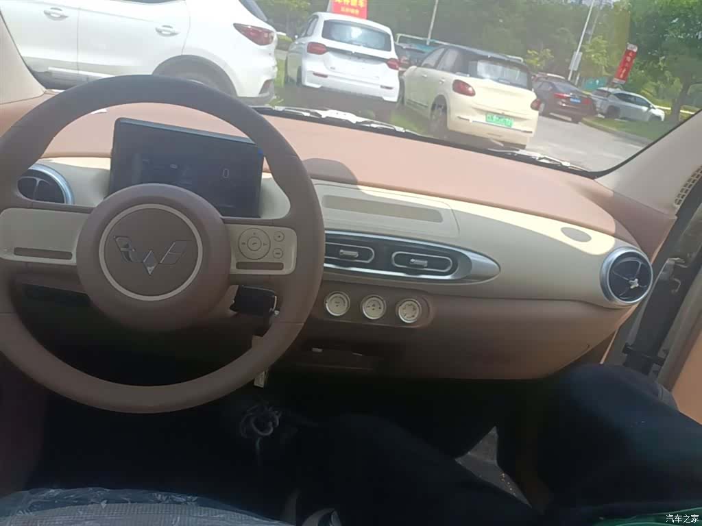 Wuling MINIEV, 2026 10