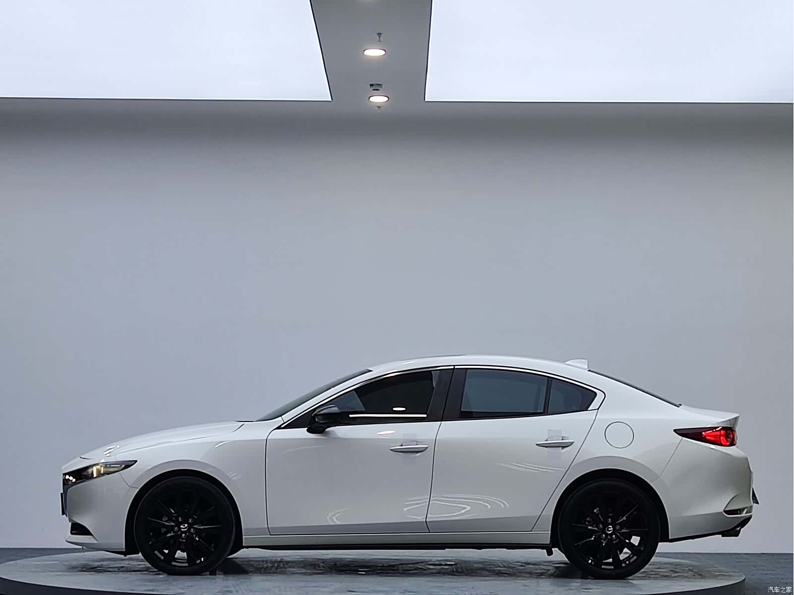 Mazda Mazda3, 2023 все фото