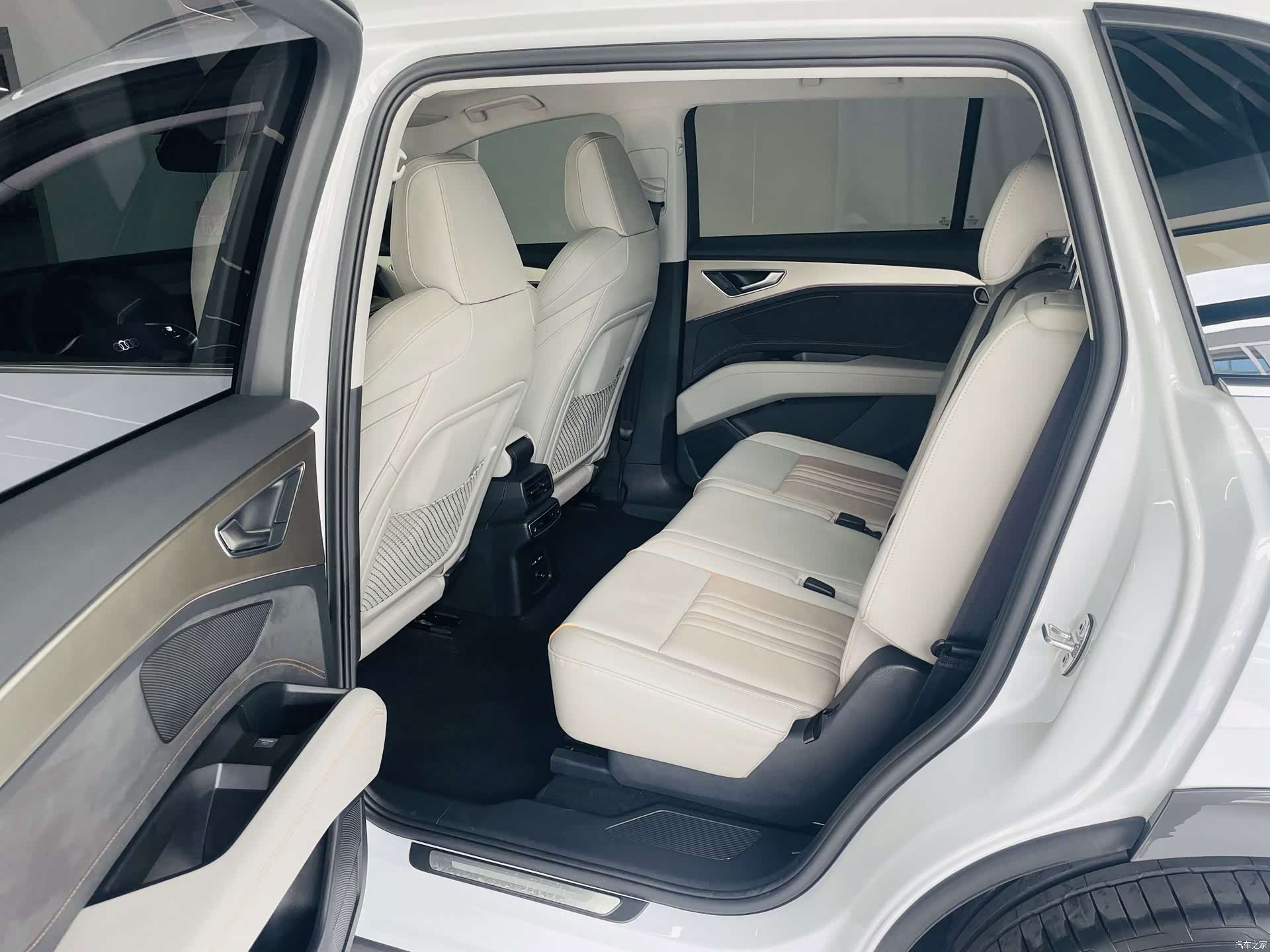 Audi Q5 e-tron, 2023 9