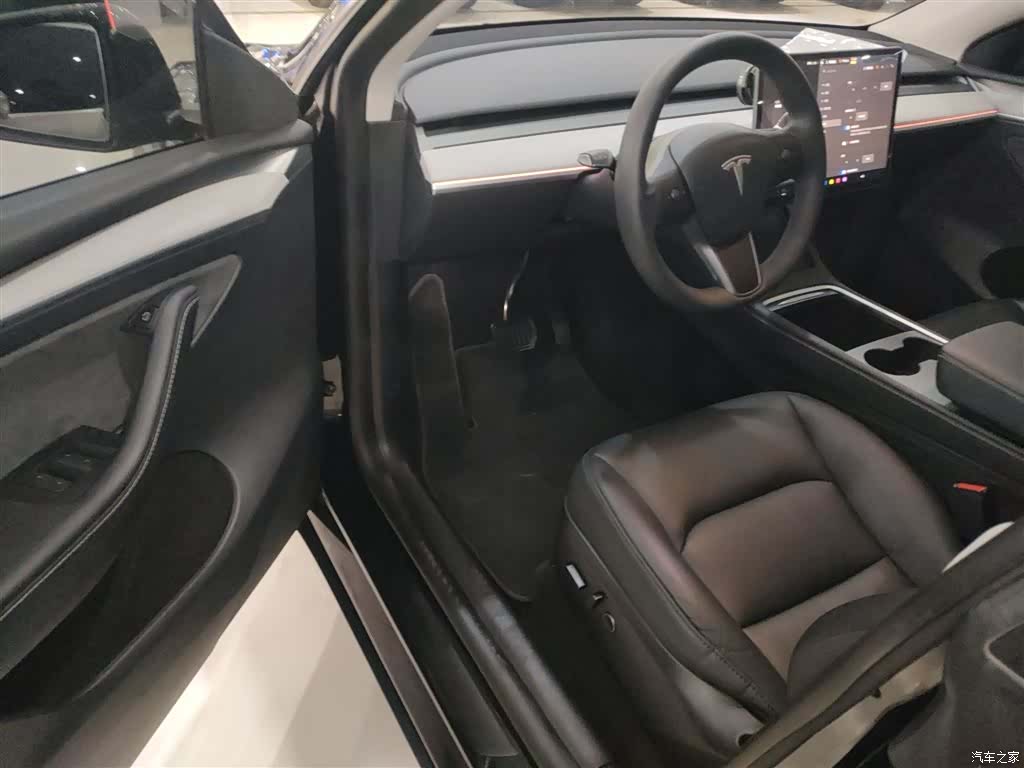 Tesla Model Y, 2024 12