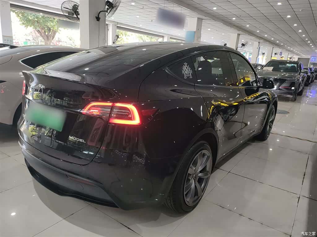Tesla Model Y, 2024 22