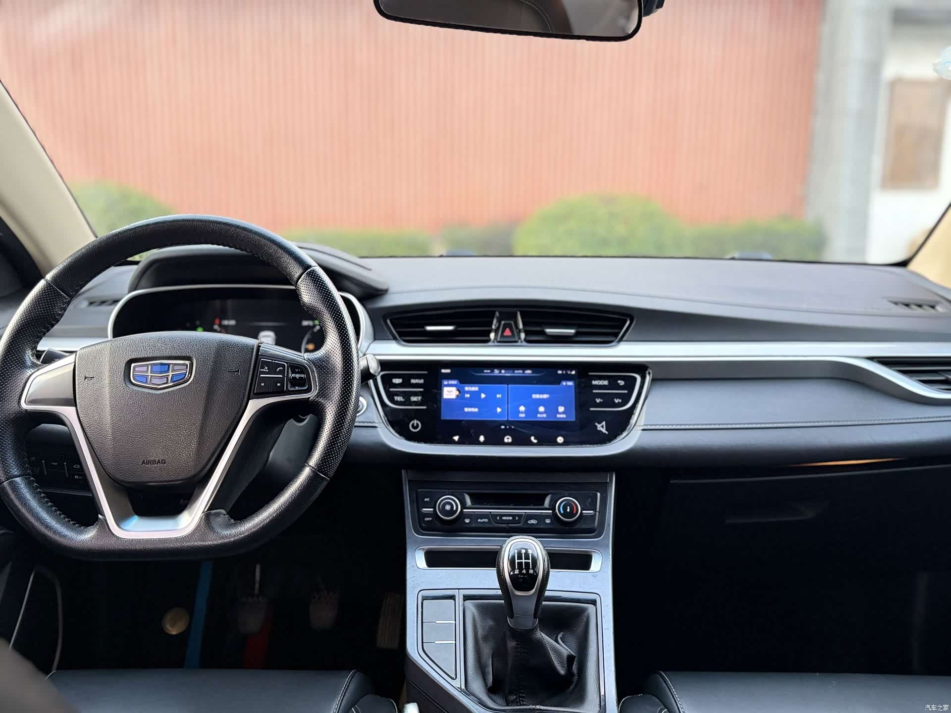 Geely Emgrand, 2019 17