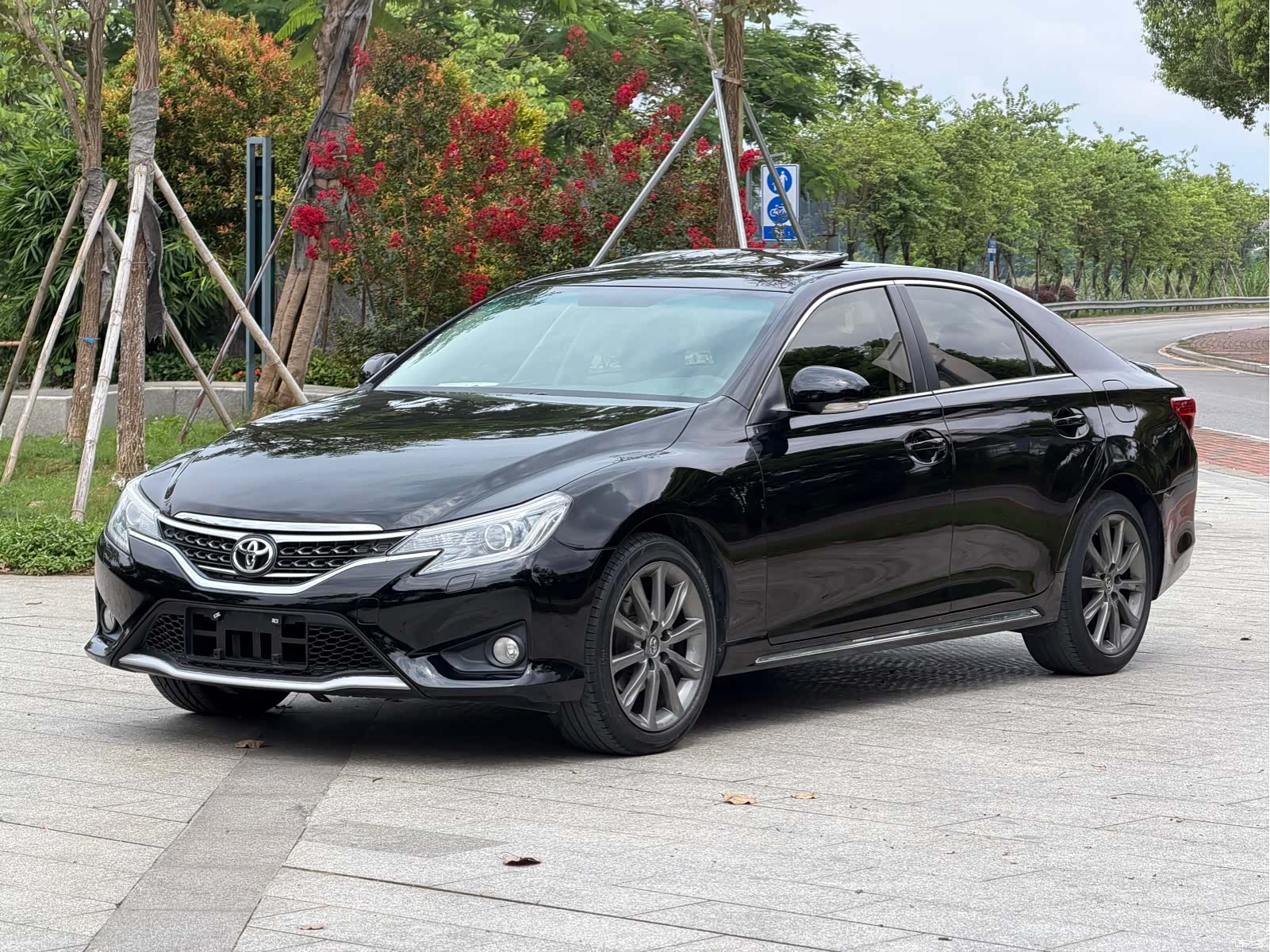 Toyota 2.5V