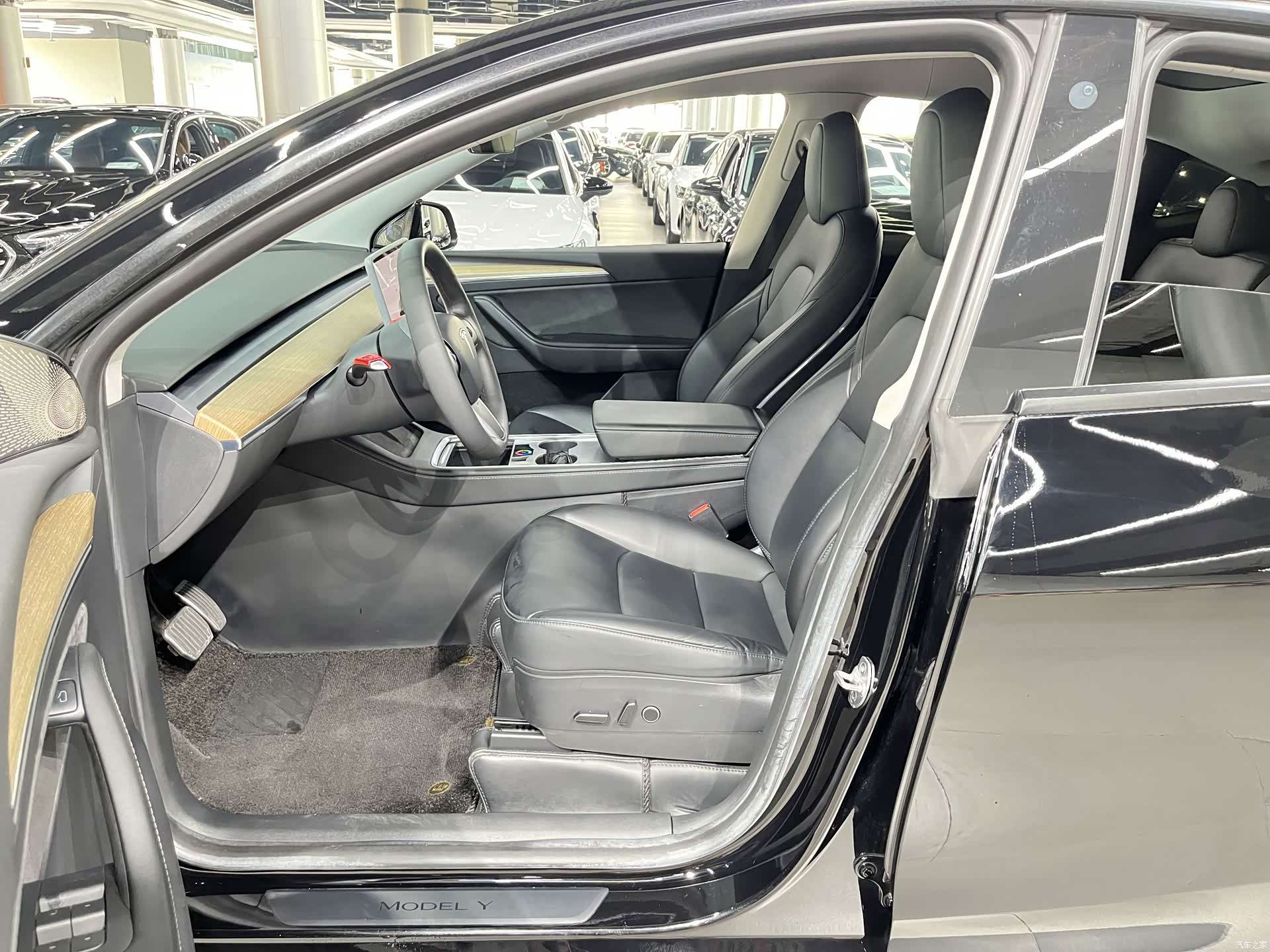 Tesla Model Y, 2022 4