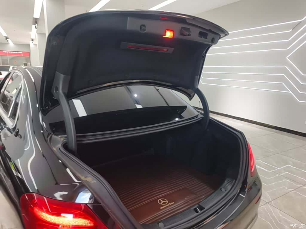 Mercedes-Benz E-Class, 2020 19