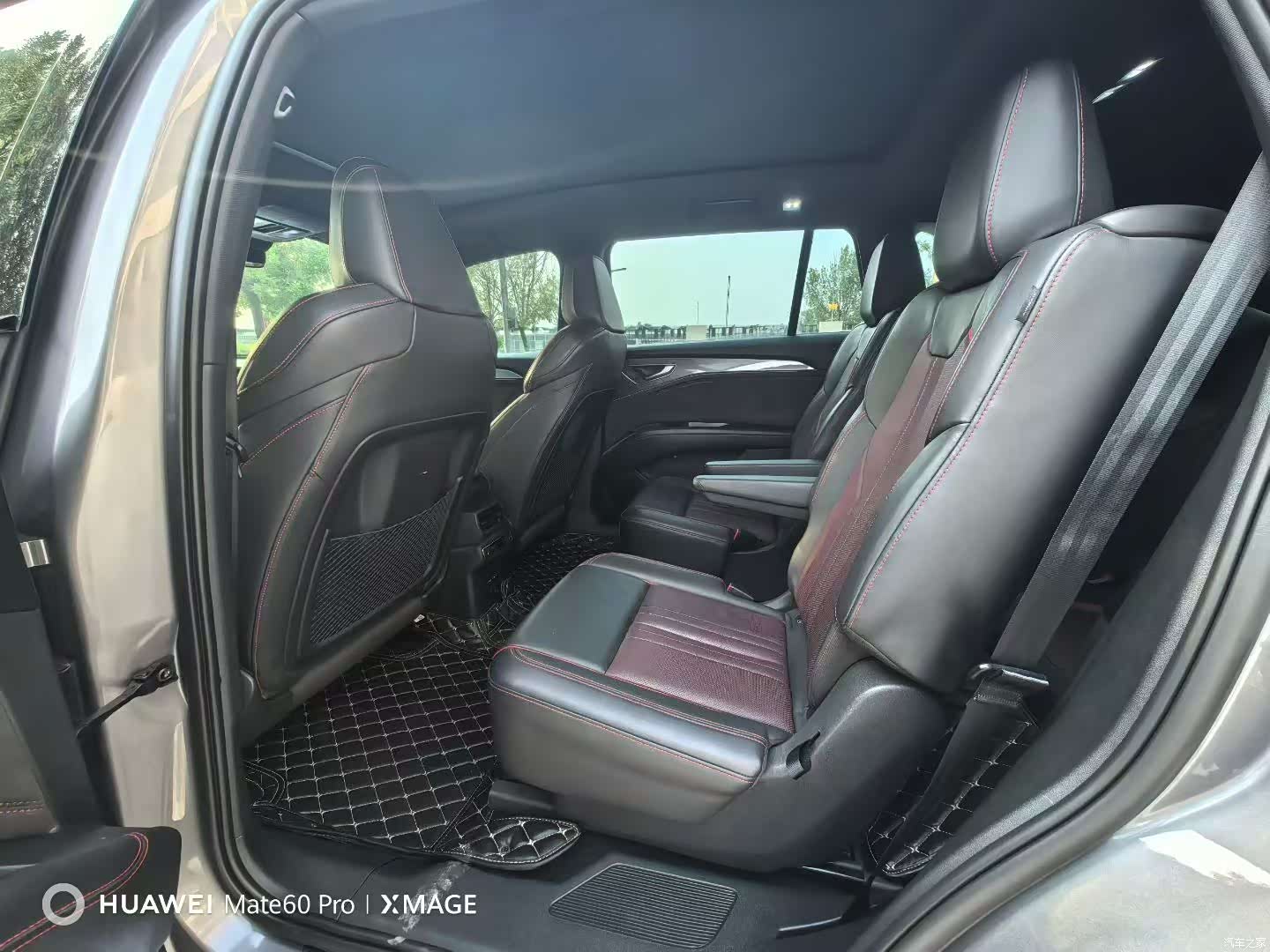 Audi Q5 e-tron, 2022 все фото