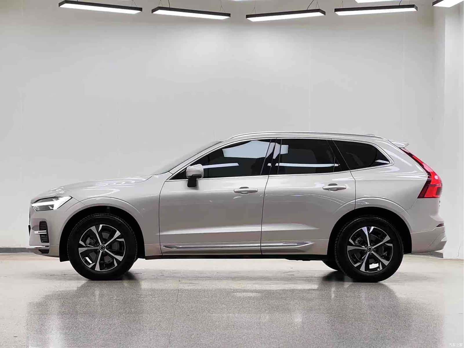 Volvo XC60, 2026 4
