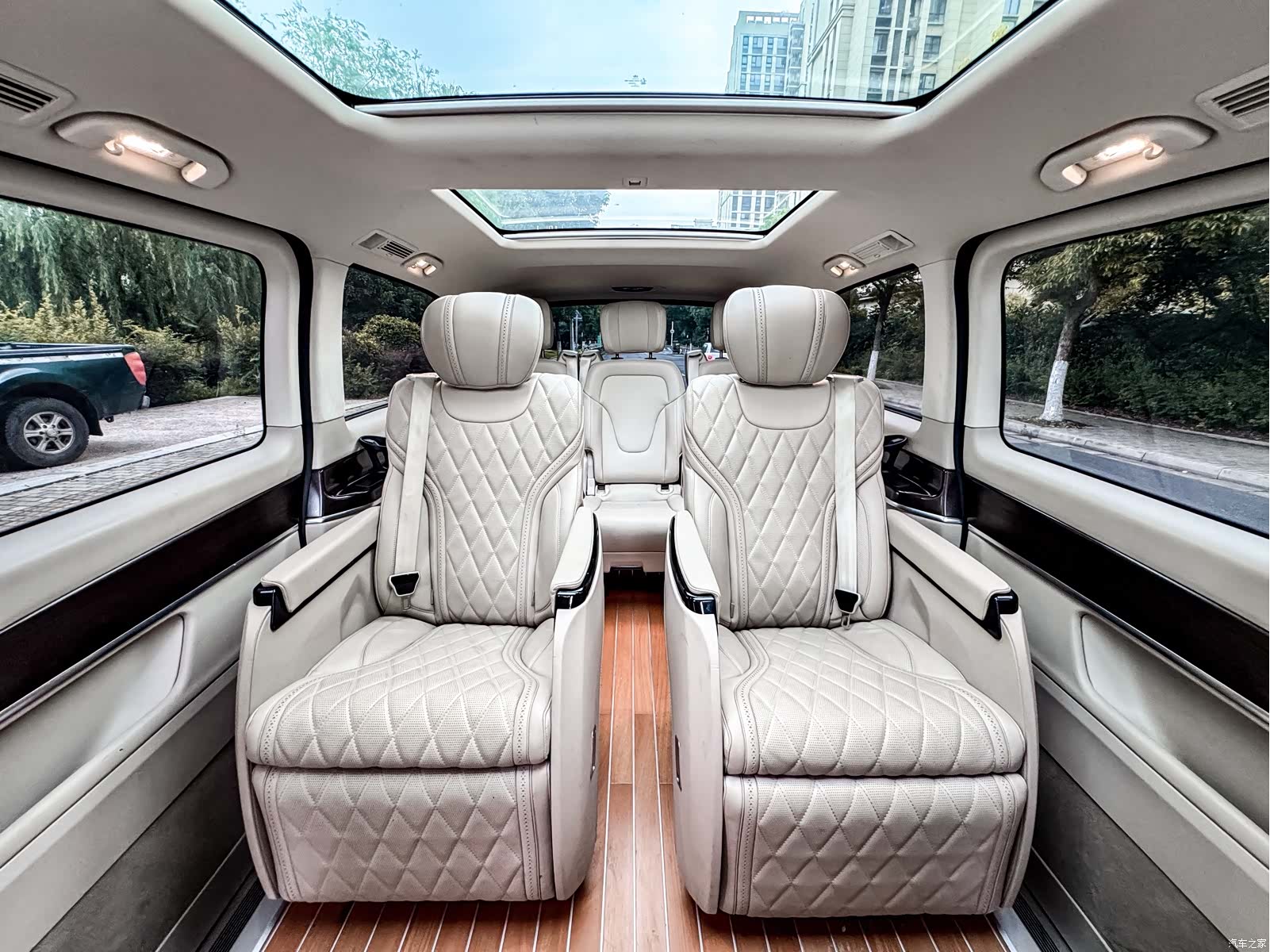Mercedes-Benz V-Class, 2021 21
