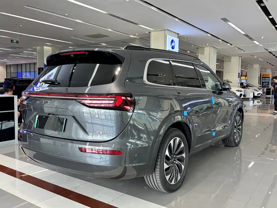 AITO Ask the world M7