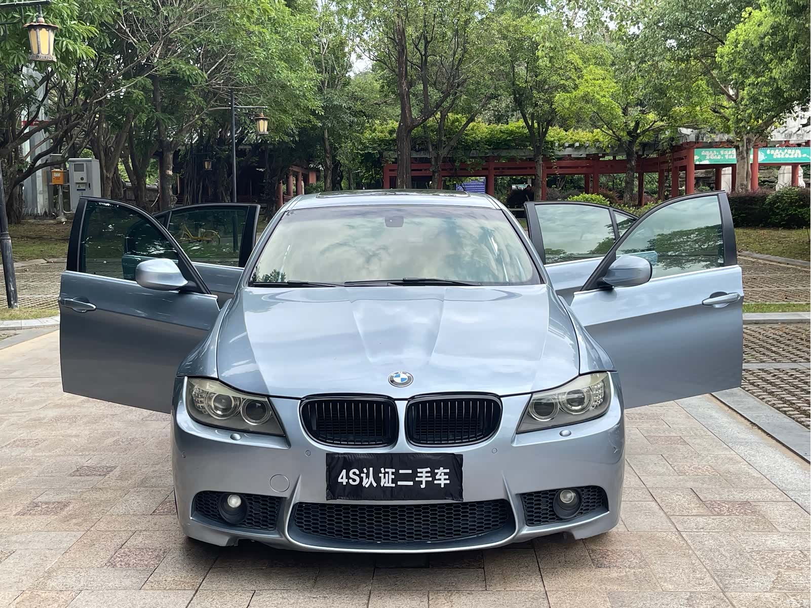 BMW 3 Series, 2011 все фото