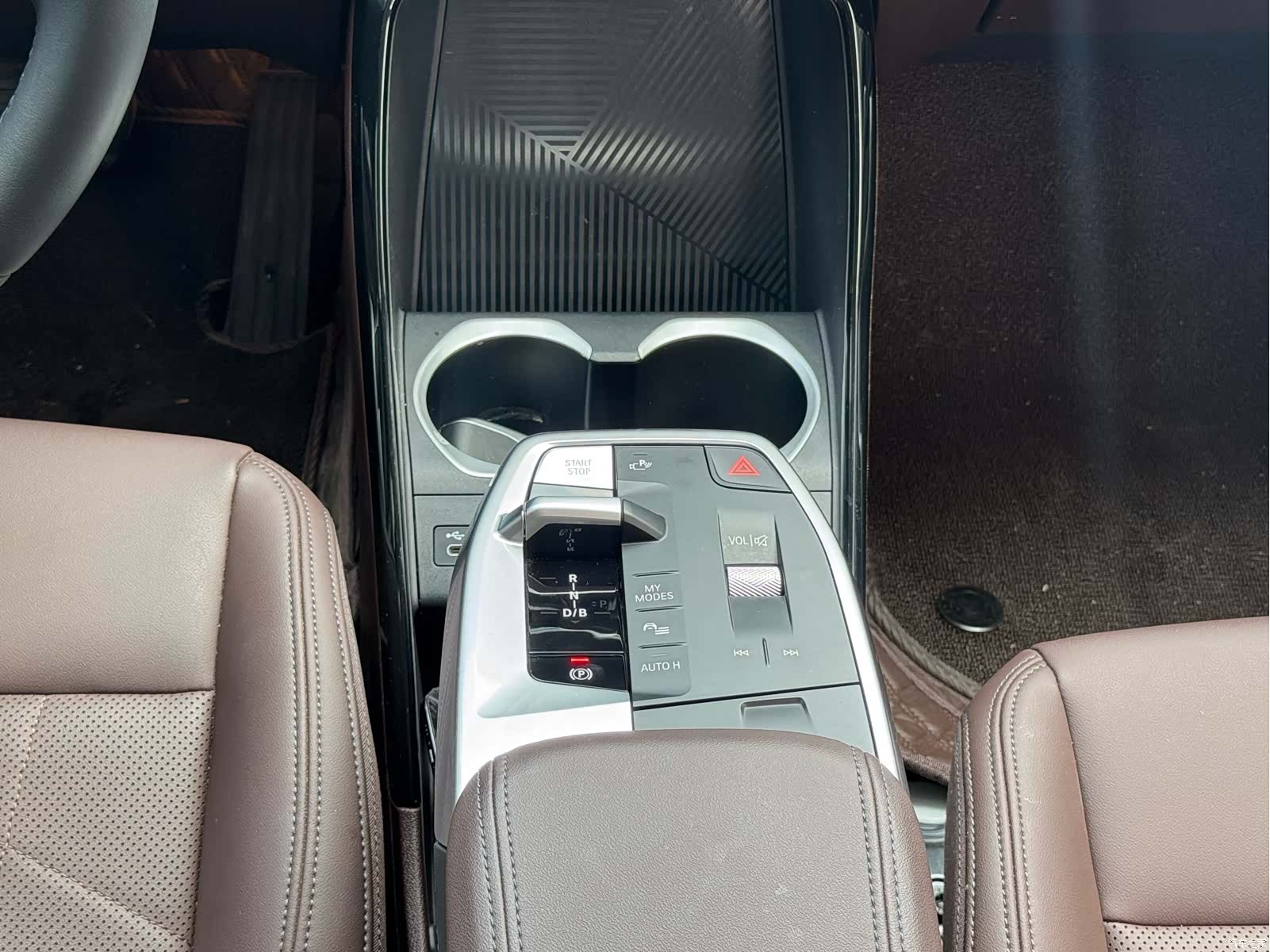 BMW iX1, 2024 12