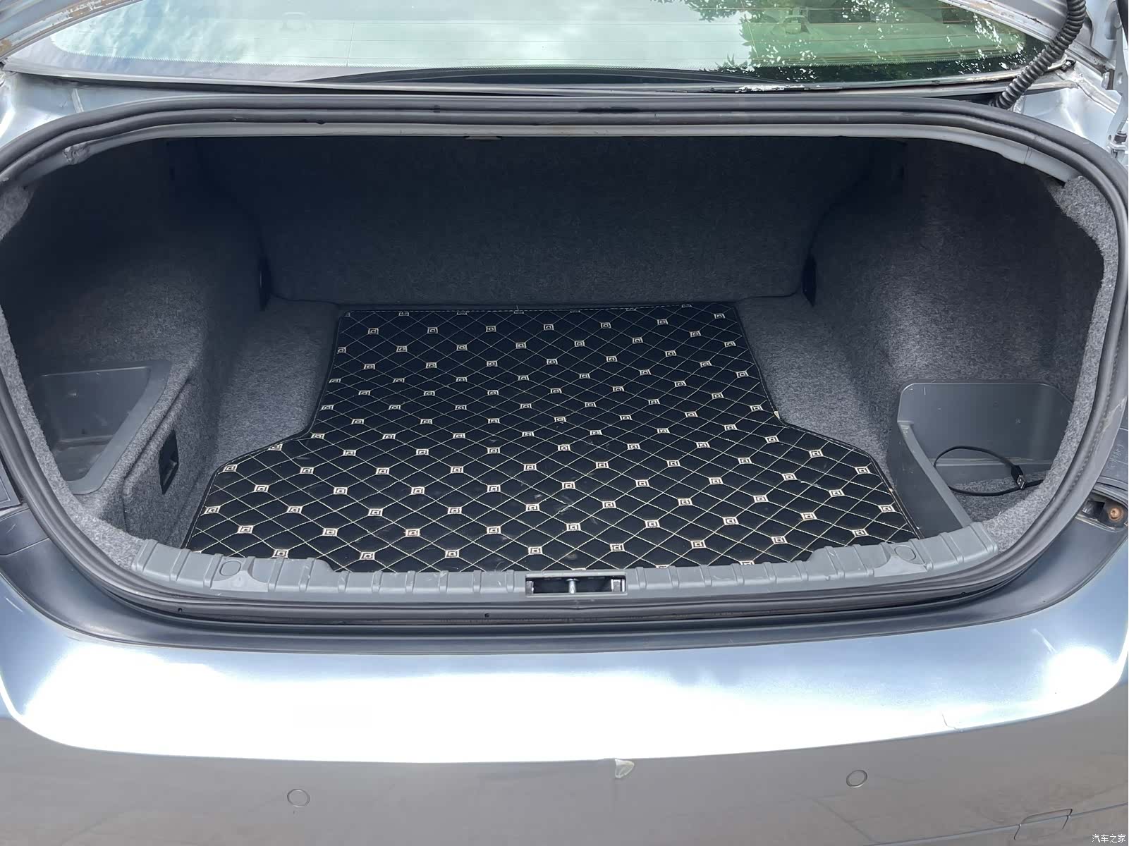 BMW 3 Series, 2011 8