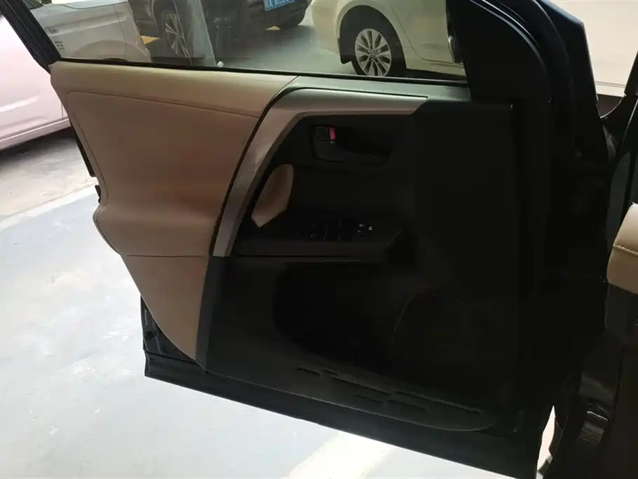 Toyota RAV4 Rongfang