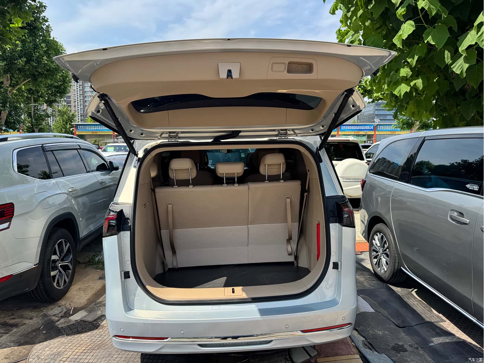 Buick GL8, 2025 9