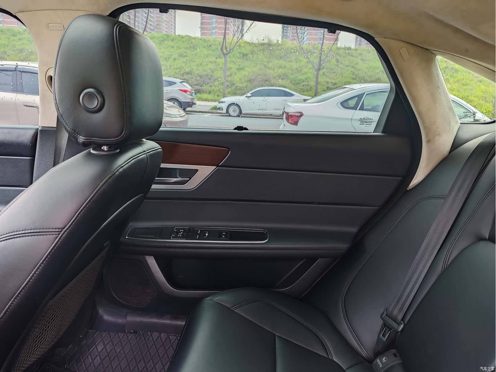 Land Rover XFL, 2017 13